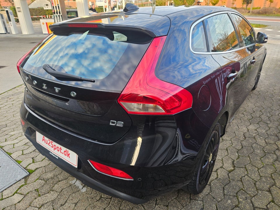 Volvo V40 1,6 D2 115 Momentum Drive-E 5d