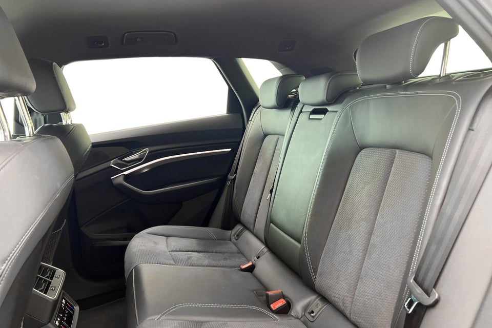 Audi Q8 e-tron 55 S-line quattro 5d