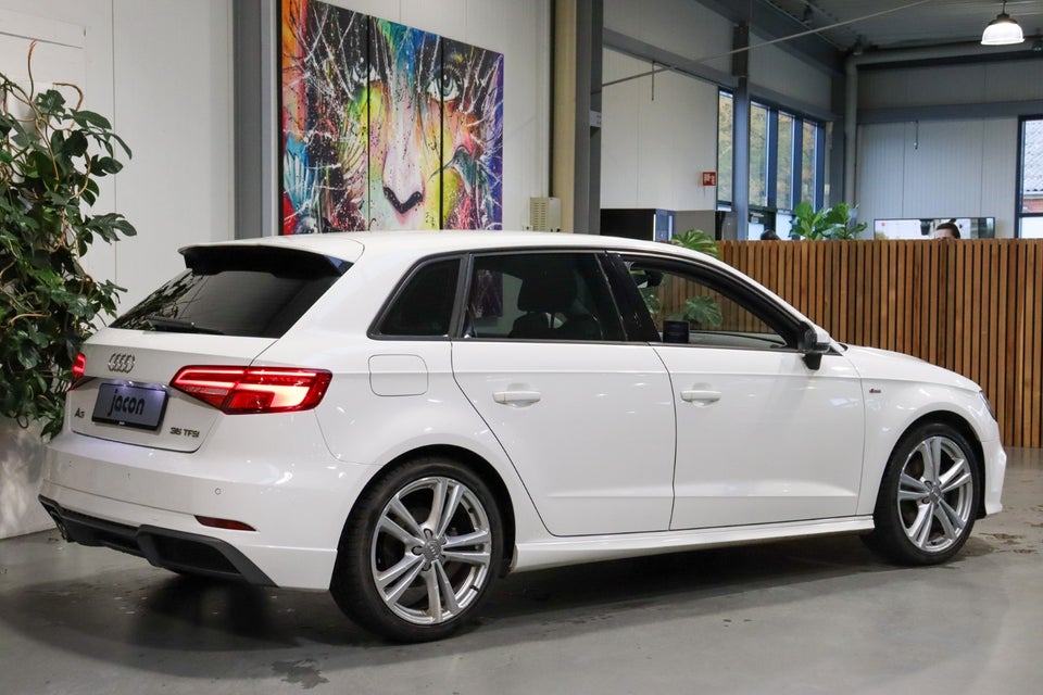 Audi A3 35 TFSi Sport Limited Sportback S-tr. 5d