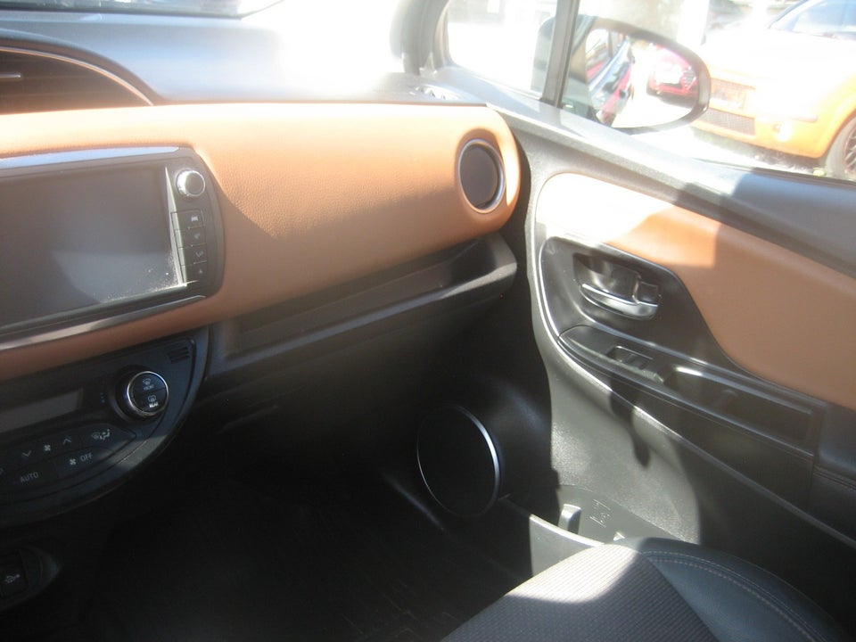 Toyota Yaris 1,3 VVT-i Lounge Edition 5d