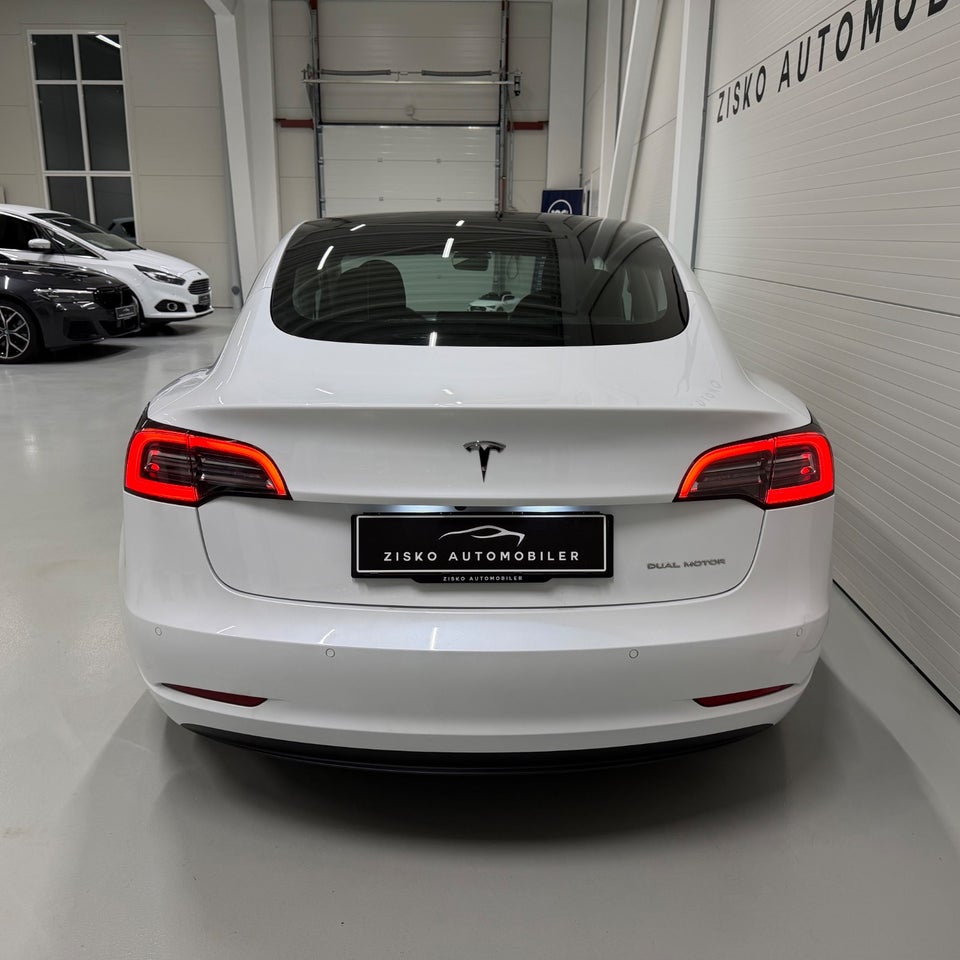 Tesla Model 3 Long Range AWD 4d