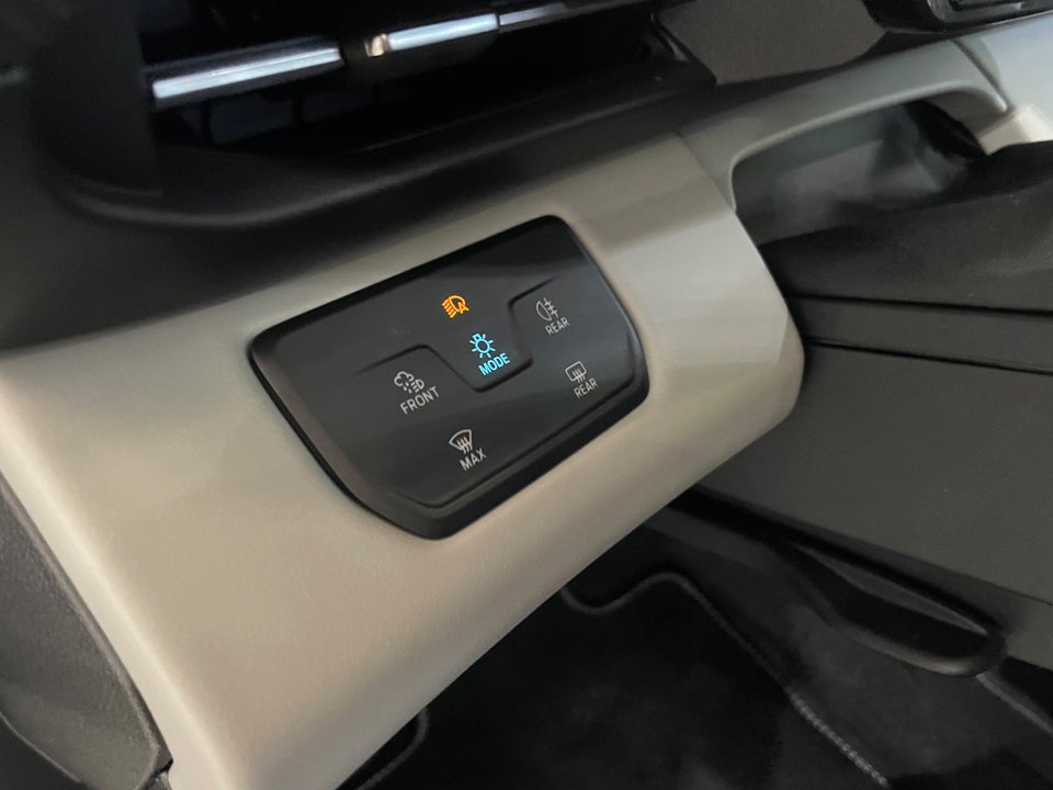 Ford Explorer 82 Premium Extended Range 5d