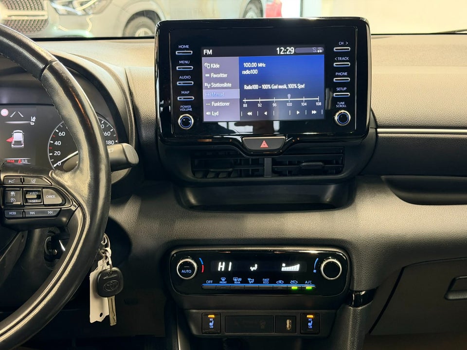 Toyota Yaris 1,5 Hybrid H3 e-CVT 5d