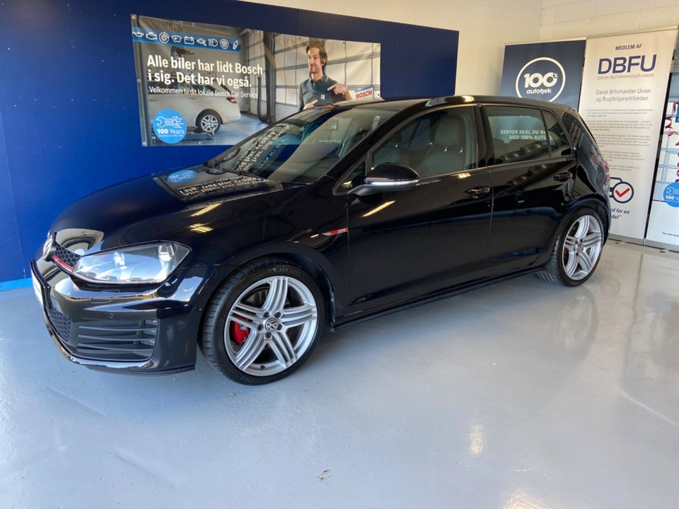 VW Golf VII 2,0 GTi DSG BMT 5d