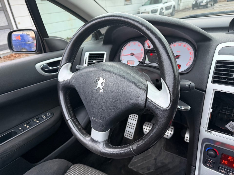 Peugeot 307 2,0 16V CC 2d