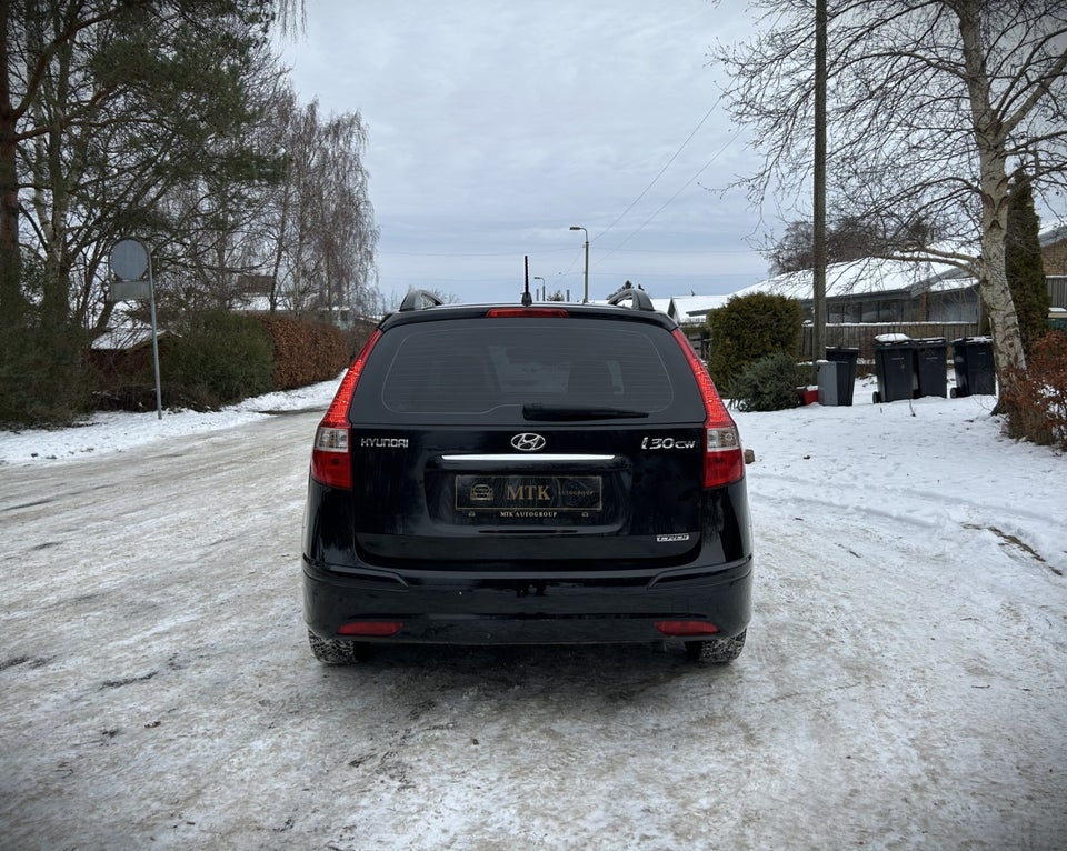 Hyundai i30 1,6 CRDi 128 Comfort CW aut. Van 5d