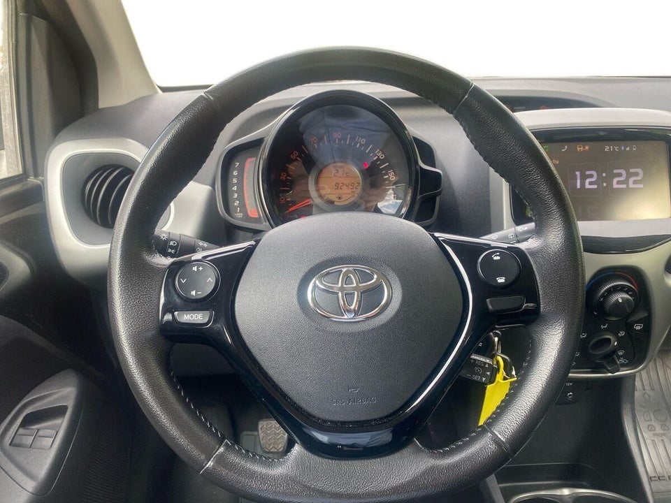 Toyota Aygo 1,0 VVT-i x-black 5d