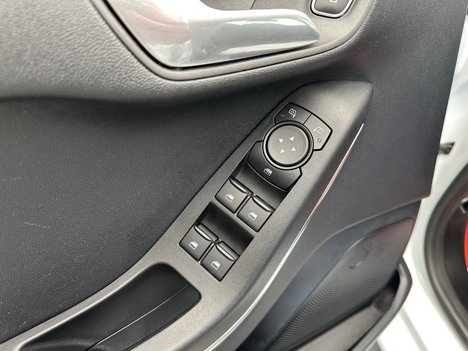 Ford Fiesta 1,0 EcoBoost mHEV Titanium 5d