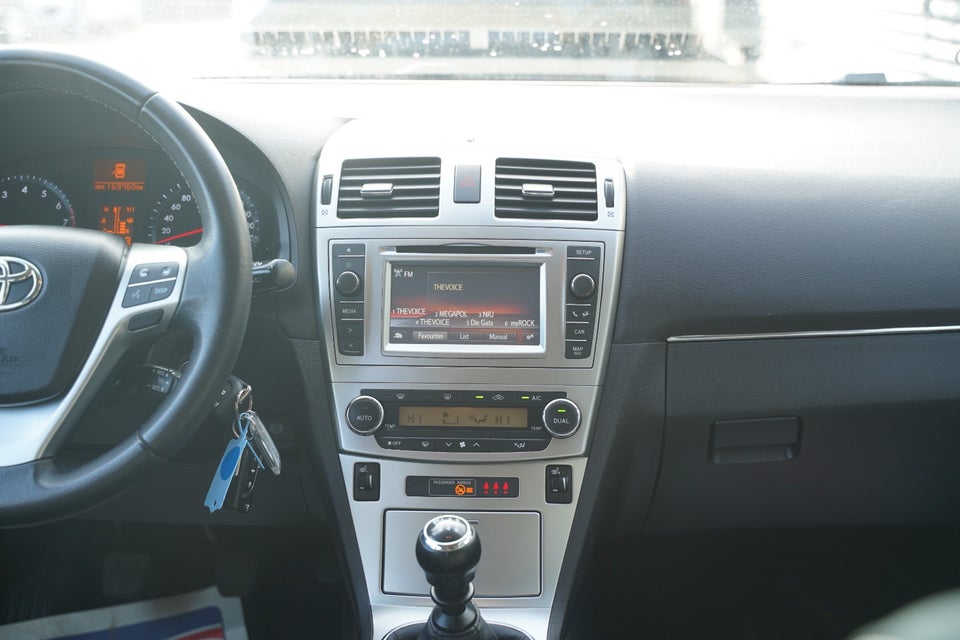 Toyota Avensis 1,8 VVT-i T2 Premium stc. 5d