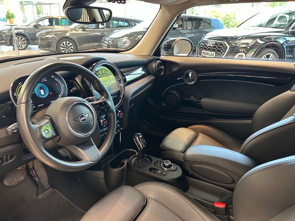 MINI Cooper SE Essential 3d