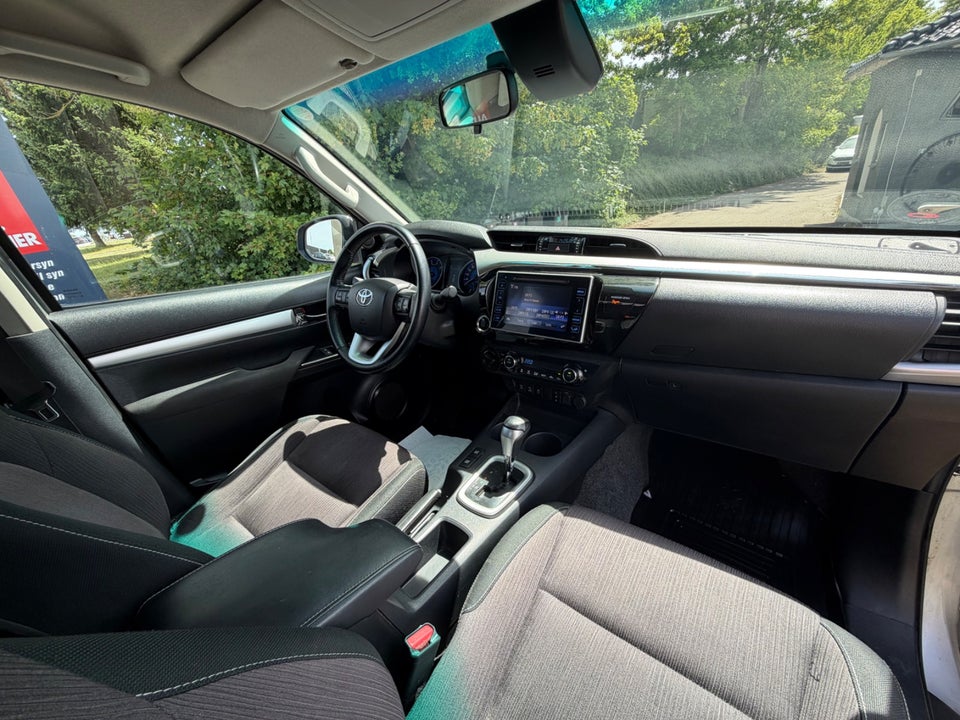 Toyota HiLux 2,4 D-4D 150 T4 Db.Kab aut. 4x4 4d