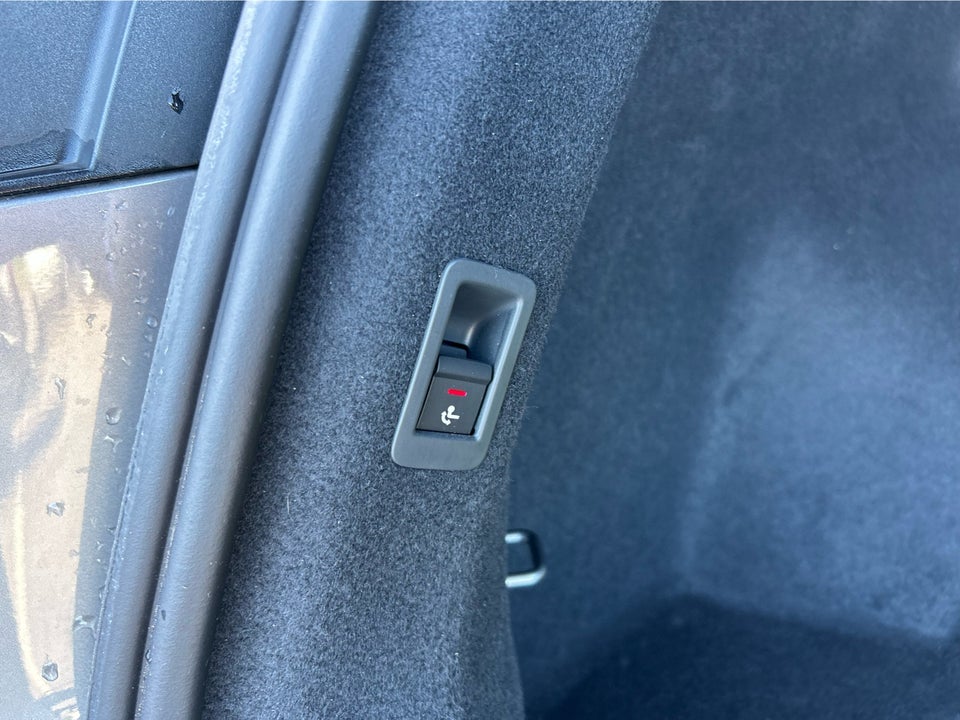 Audi Q4 e-tron 40 S-line 5d