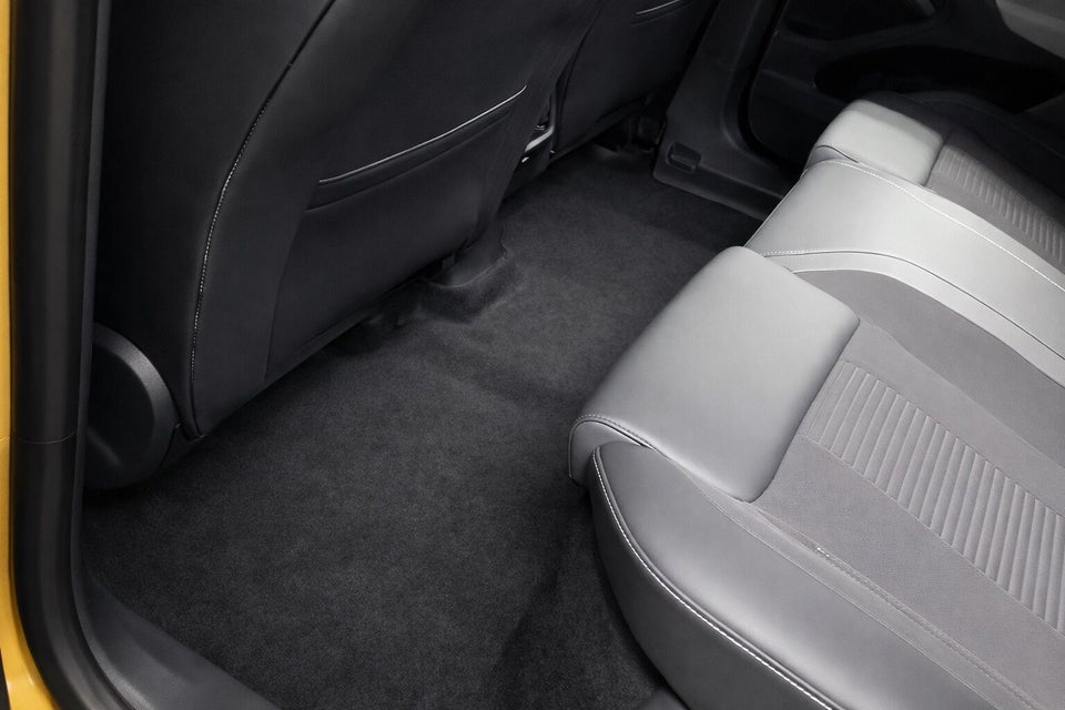 Ford Capri 77 Premium Extended Range 5d