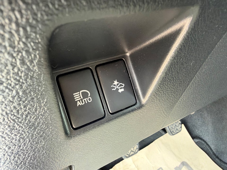 Toyota Yaris 1,3 VVT-i T2 5d