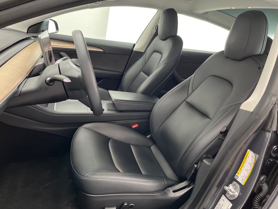 Tesla Model 3 RWD 4d