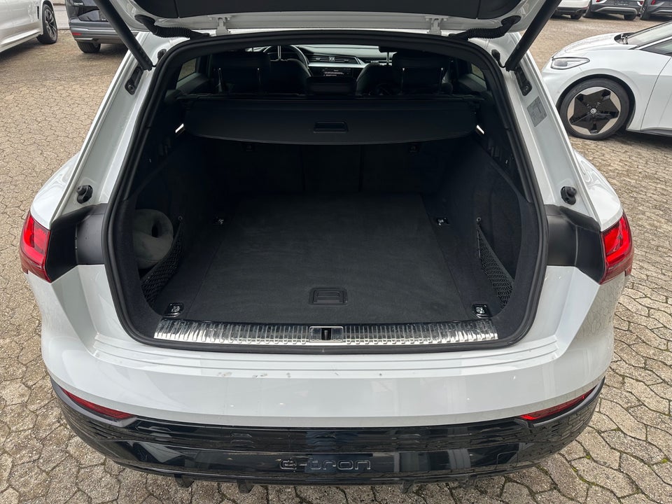 Audi Q8 e-tron 55 S-line quattro 5d