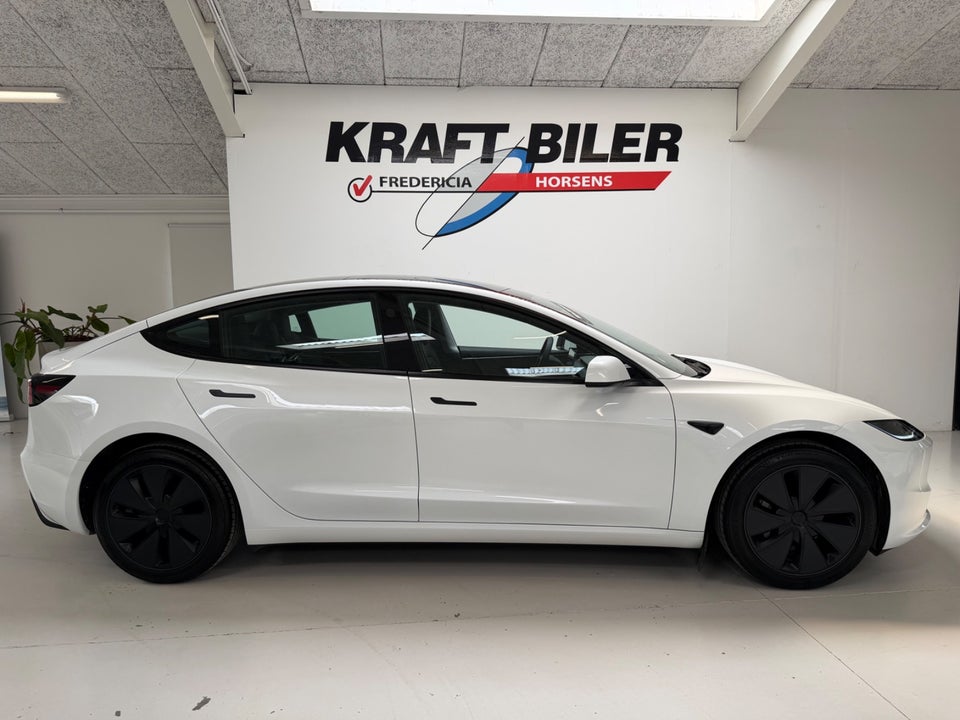 Tesla Model 3 RWD 4d