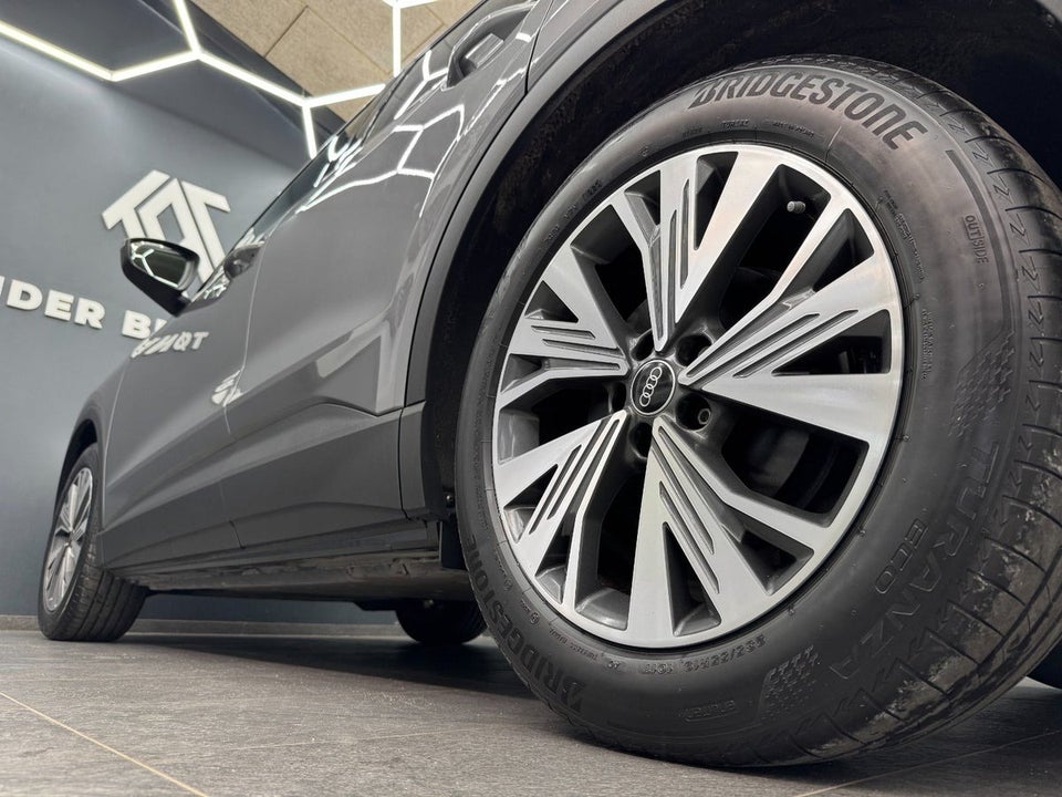 Audi Q4 e-tron 40  5d