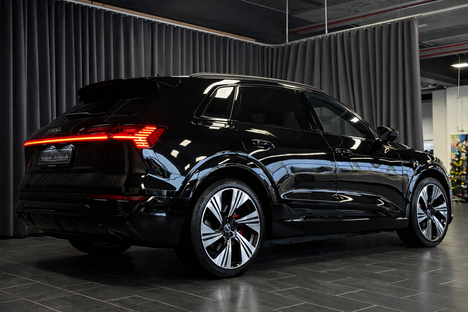 Audi Q8 e-tron 55 S-line Black Edition quattro 5d