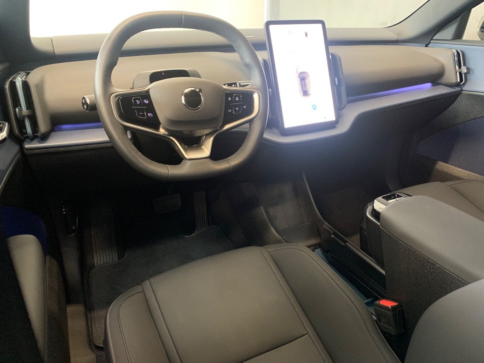 Volvo EX30 Extended Range Plus 5d