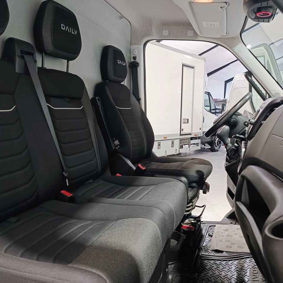 Iveco Daily 2,3 35S16 12m³ Van AG8