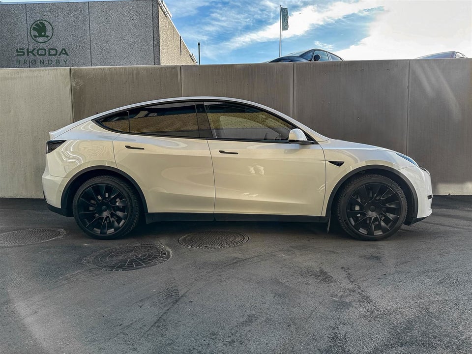 Tesla Model Y Long Range AWD 5d