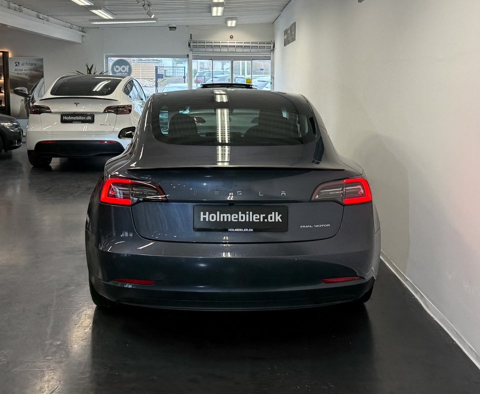 Tesla Model 3 Long Range AWD 4d