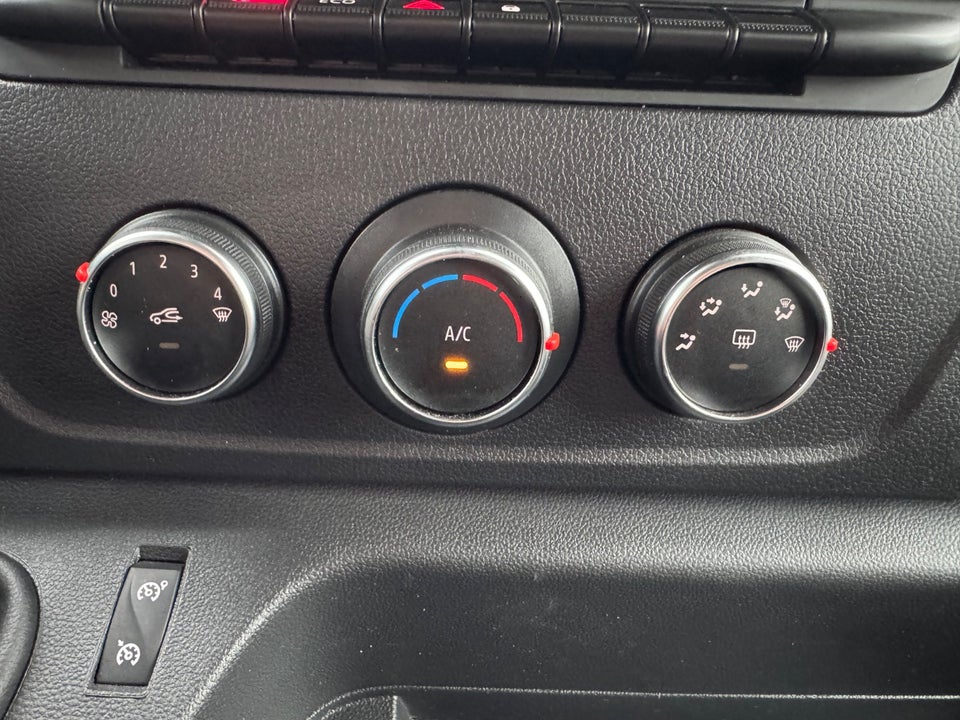 Nissan Interstar 2,0 dCi 150 L2H2 N-Connecta Van