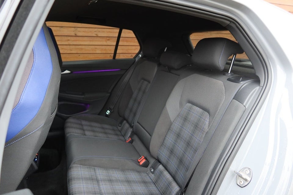 VW Golf VIII 1,4 GTE DSG 5d