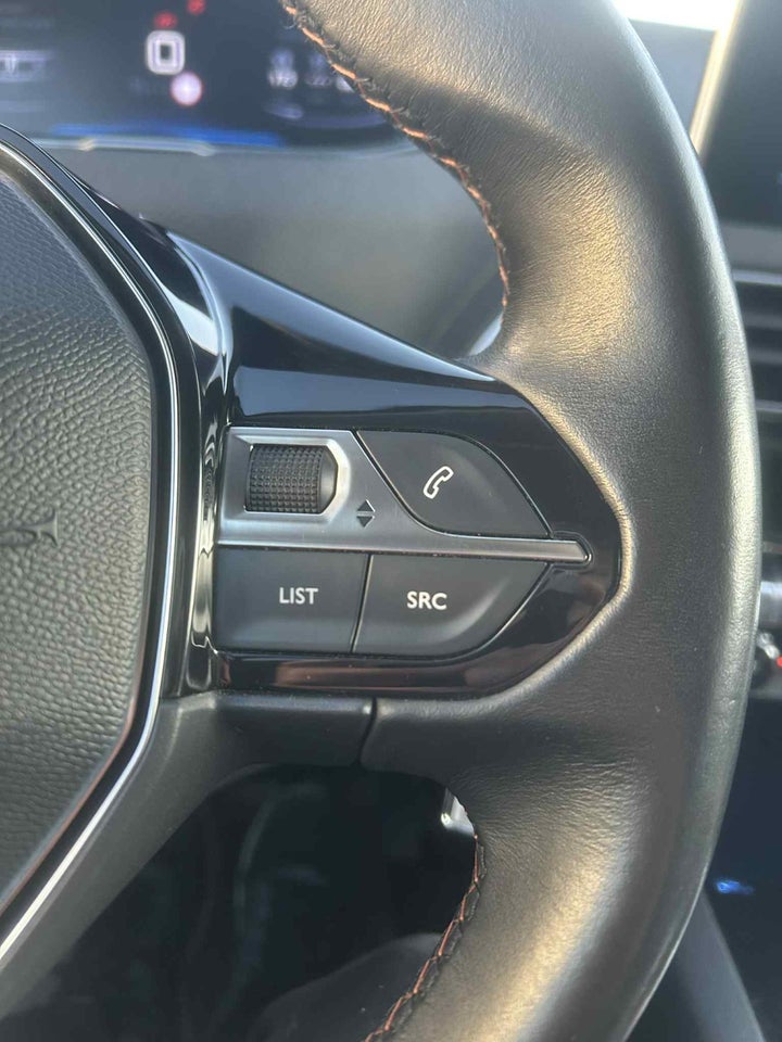 Peugeot 3008 1,2 e-THP 130 Active 5d