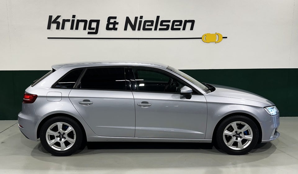 Audi A3 1,6 TDi 110 Sport Sportback 5d