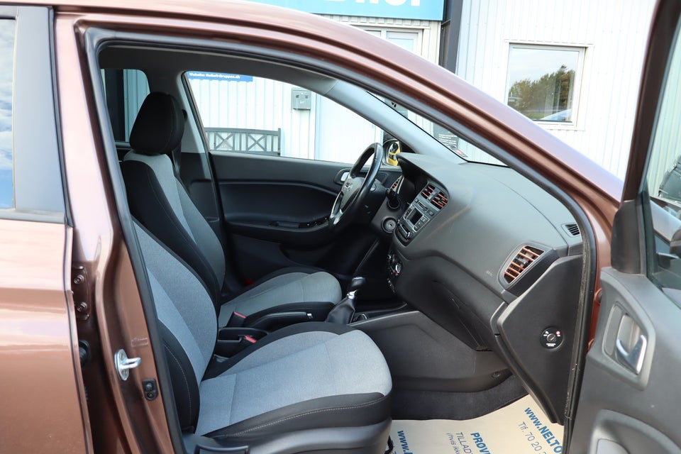 Hyundai i20 1,25 Premium 5d