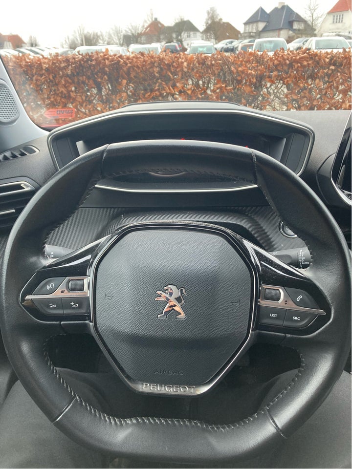 Peugeot 2008 1,5 BlueHDi 100 Allure 5d