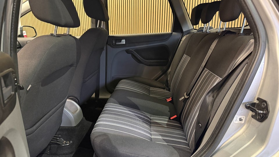 Ford Focus 1,6 Titanium stc. 5d