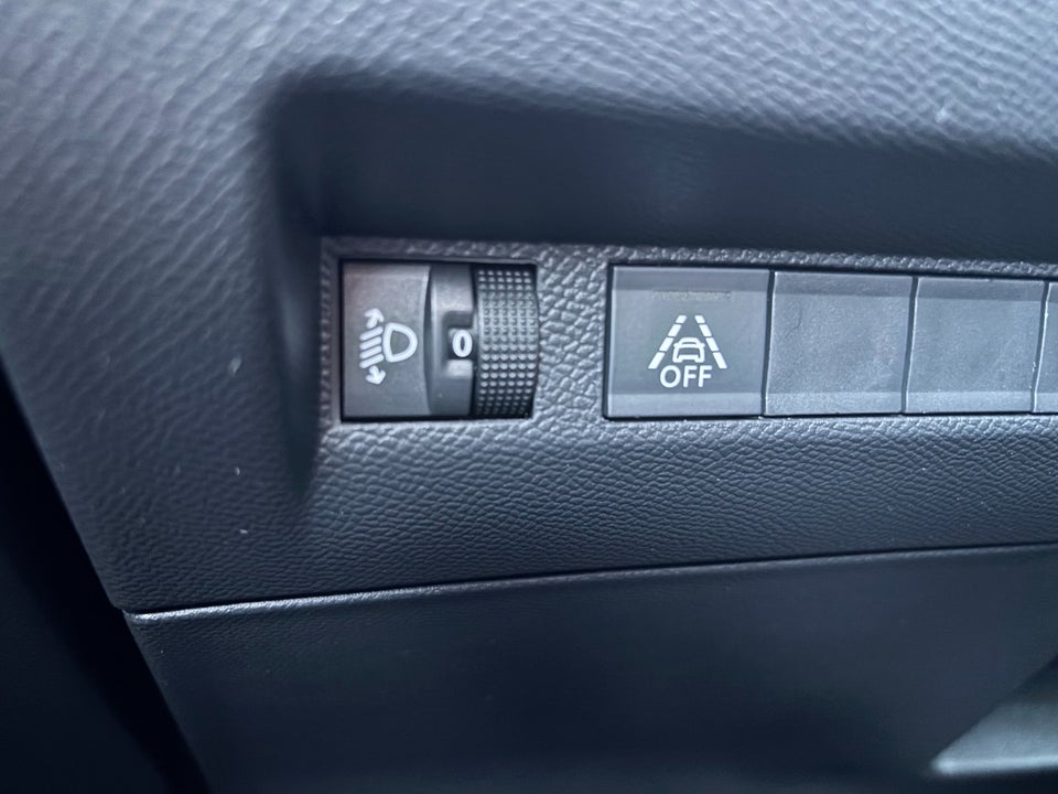 Peugeot 208 1,2 PureTech 100 Allure 5d