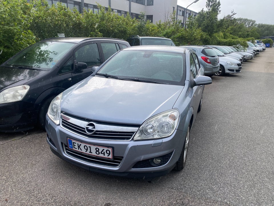 Opel Astra 1,6 16V 115 Enjoy 5d