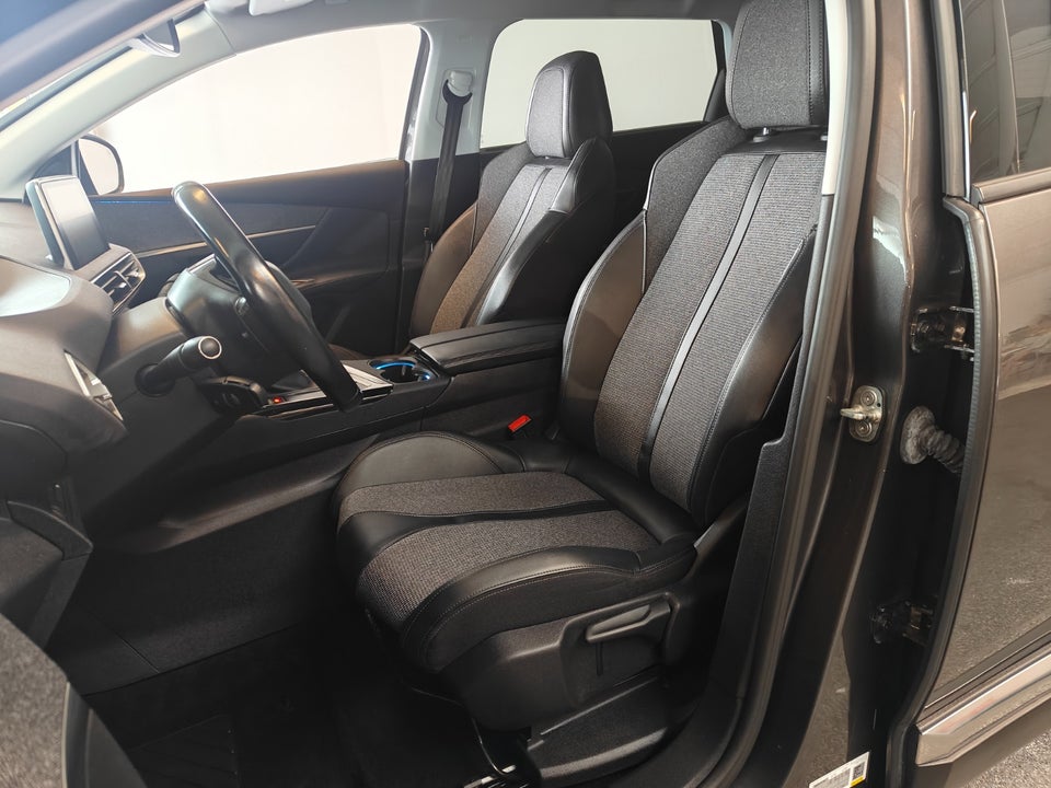 Peugeot 5008 1,2 PureTech 130 Active 7prs 5d