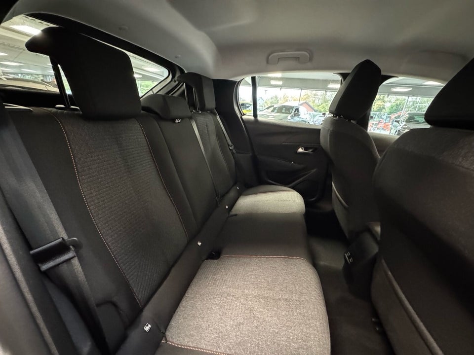 Peugeot e-208 50 Style 5d