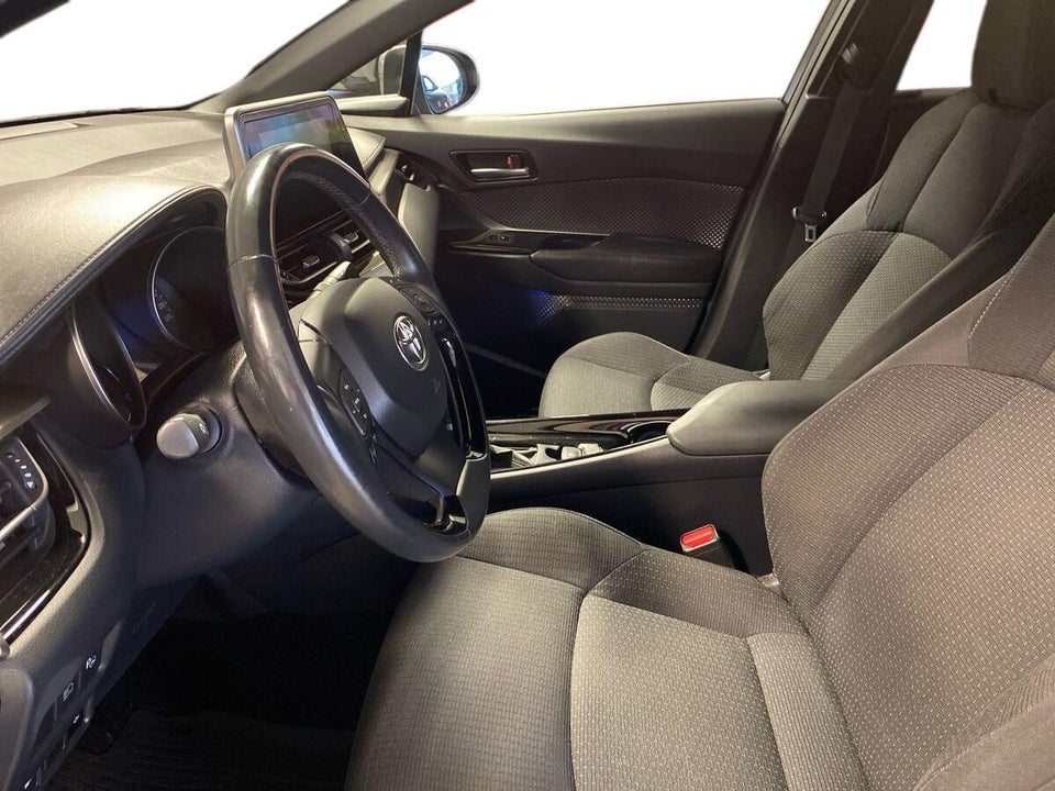 Toyota C-HR 1,8 Hybrid Premium Selected CVT 5d