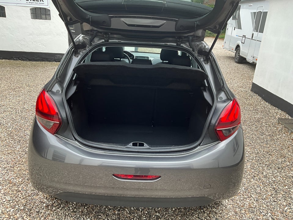 Peugeot 208 1,2 PureTech 82 Prestige 5d