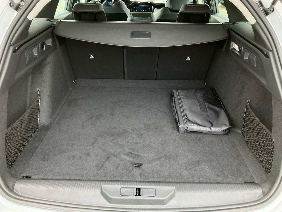 Peugeot e-308 54 Style SW 5d