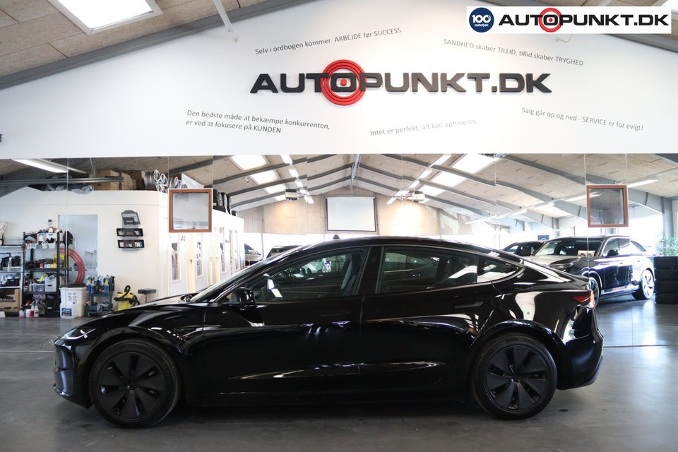 Tesla Model 3 Long Range AWD 4d
