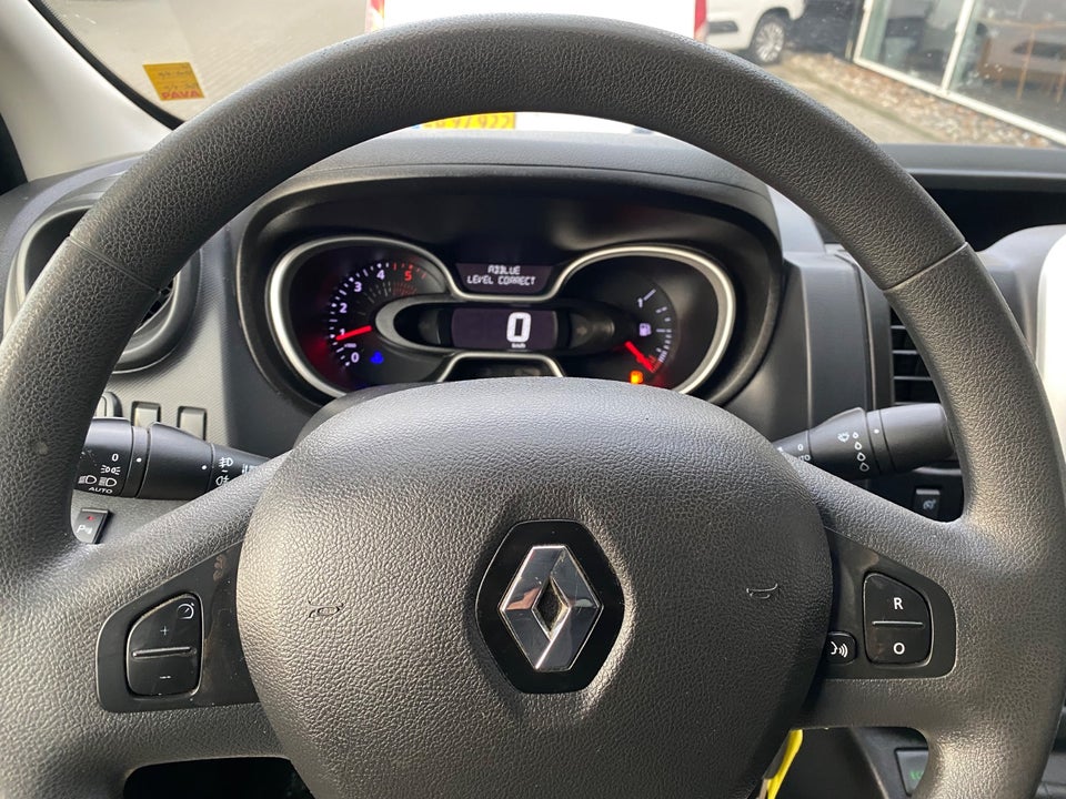 Renault Trafic T29 2,0 dCi 145 L2H1