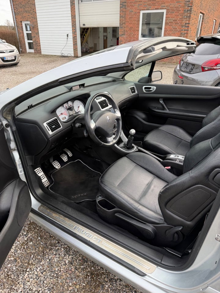 Peugeot 307 2,0 16V CC 2d