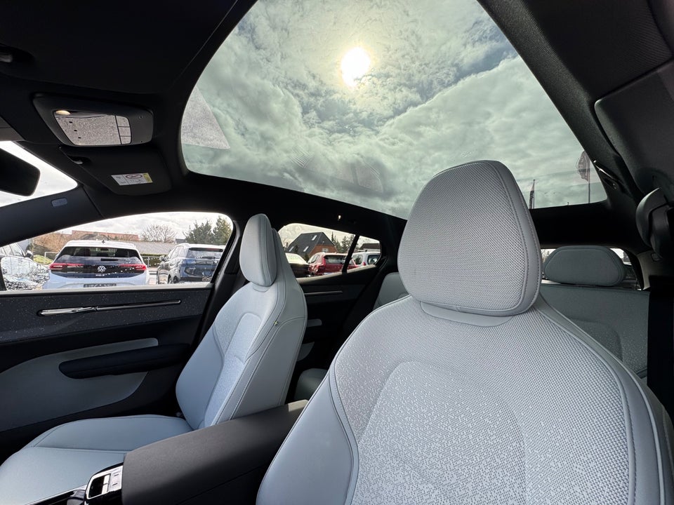 Volvo EX30 Extended Range Ultra 5d