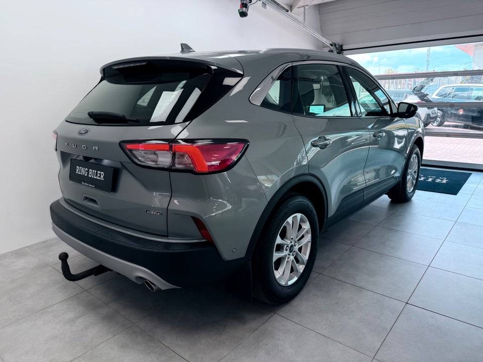 Ford Kuga 2,5 PHEV Titanium CVT 5d