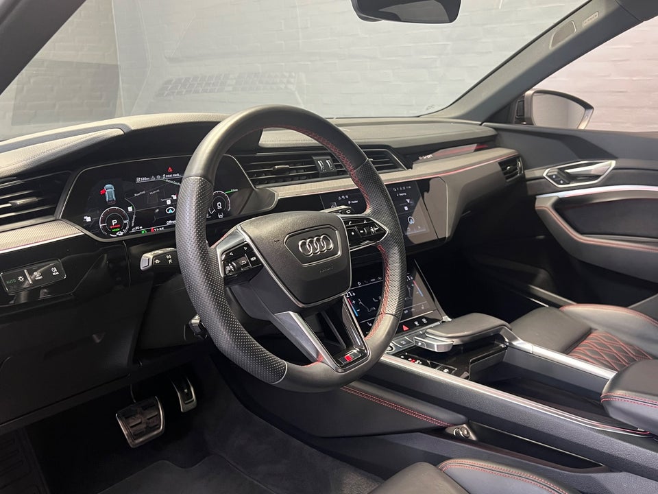 Audi Q8 e-tron 55 S-line quattro 5d