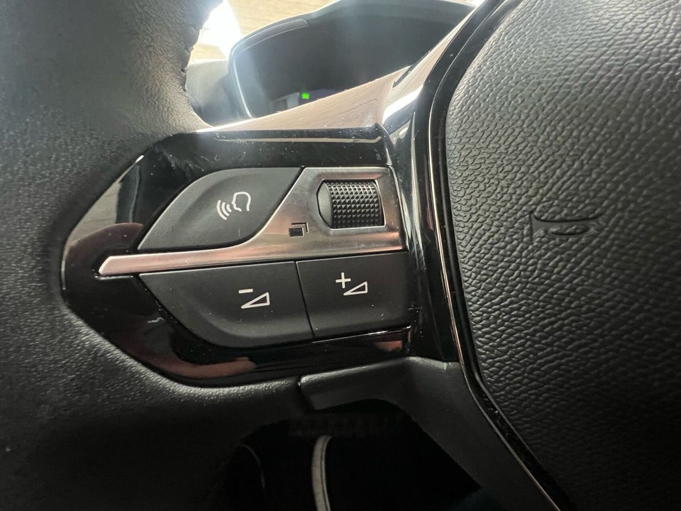 Peugeot e-2008 54 Allure 5d
