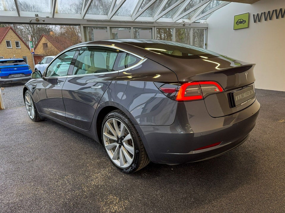 Tesla Model 3 Long Range AWD 4d