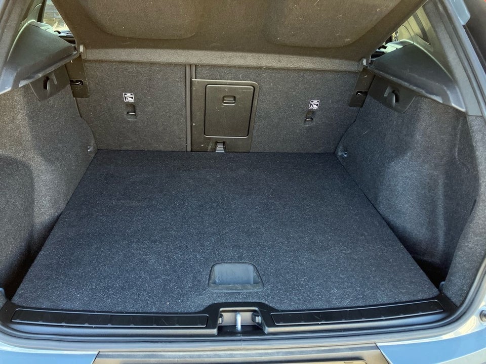 Volvo XC40 P6 ReCharge Core 5d